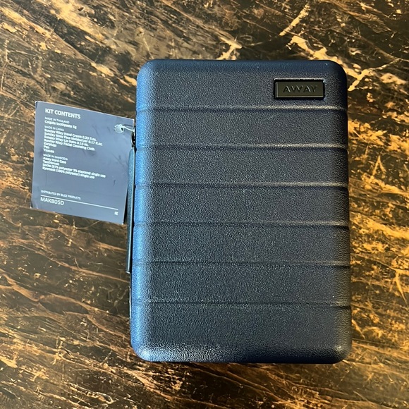 Away Other - Away Travel Amenities Toiletry Kit